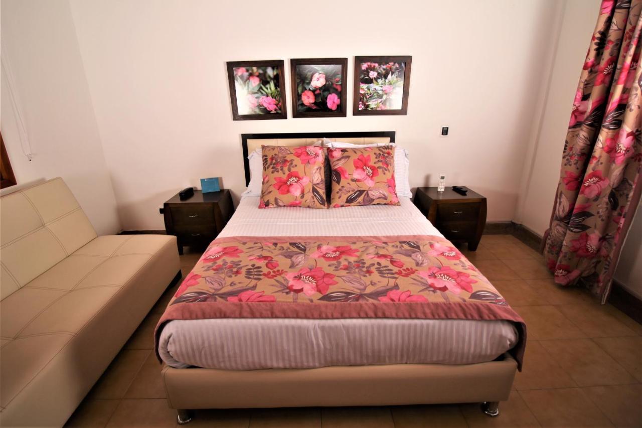 Amazilia Hotel Cerritos Екстер'єр фото