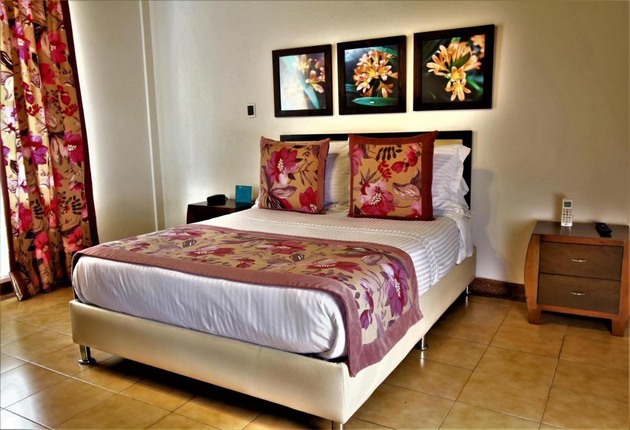 Amazilia Hotel Cerritos Екстер'єр фото