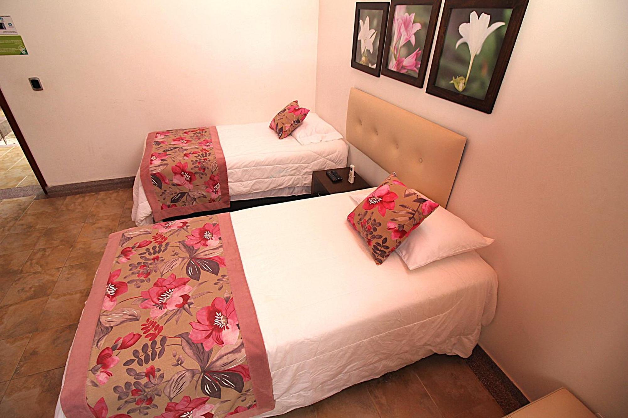 Amazilia Hotel Cerritos Екстер'єр фото
